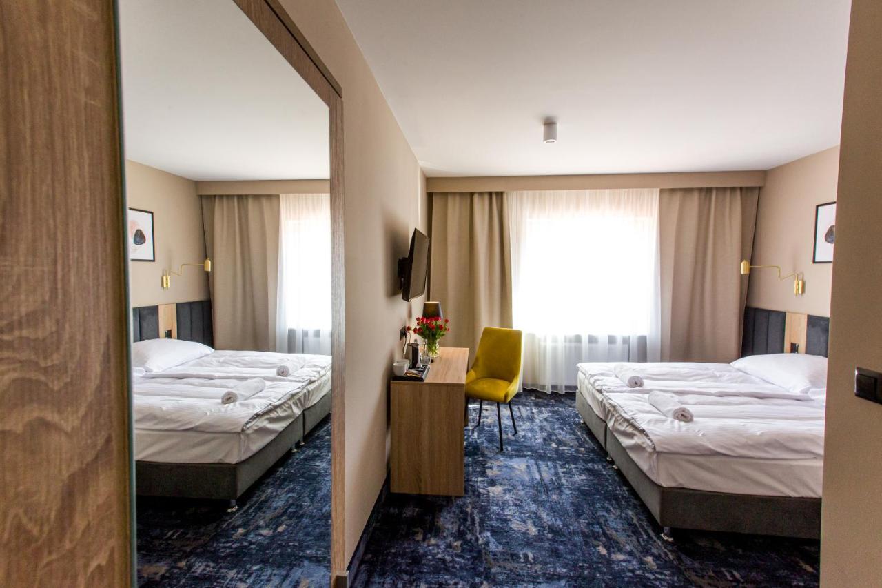 Hotel Zodiak Sucha  エクステリア 写真