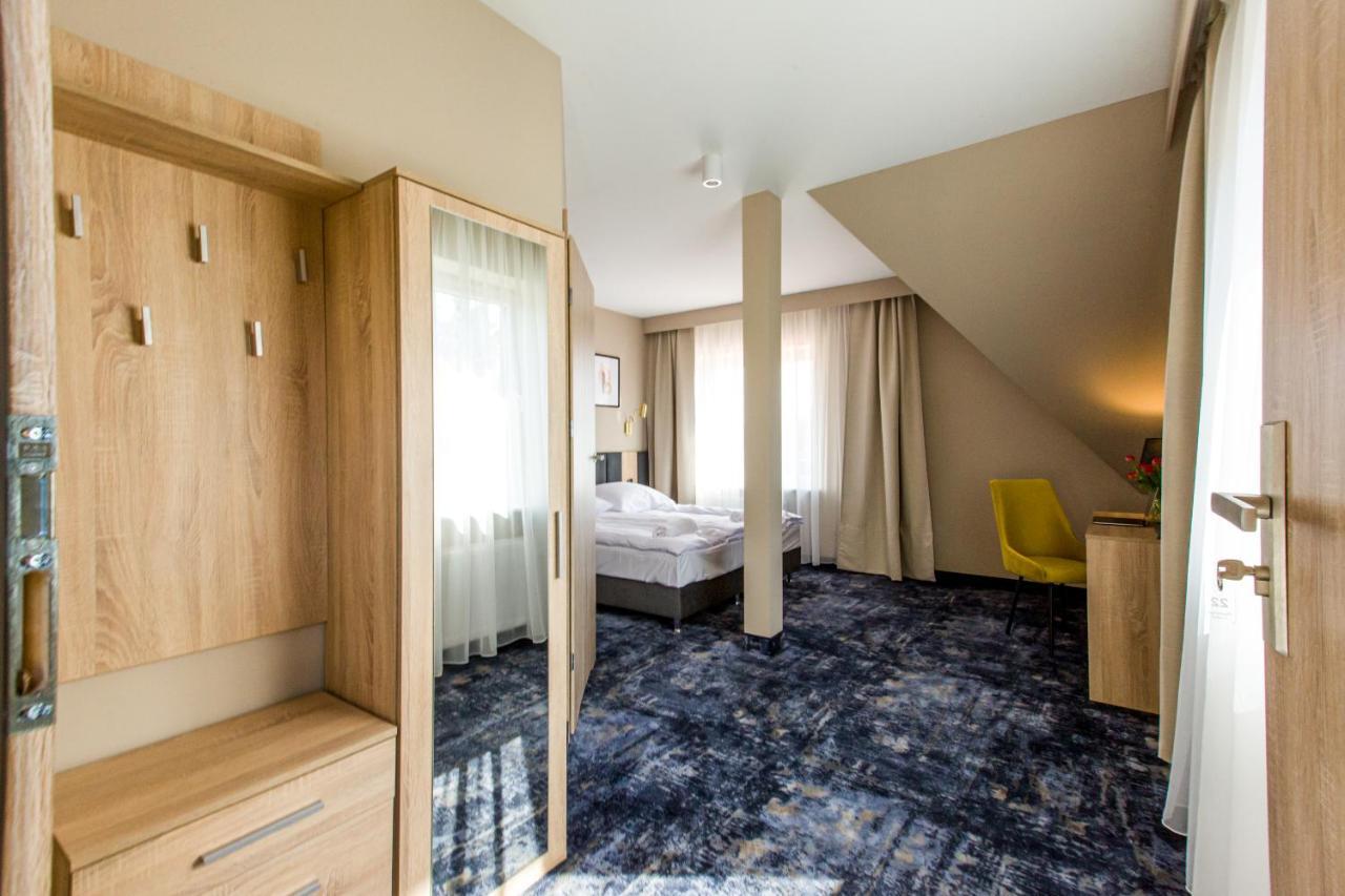 Hotel Zodiak Sucha  エクステリア 写真