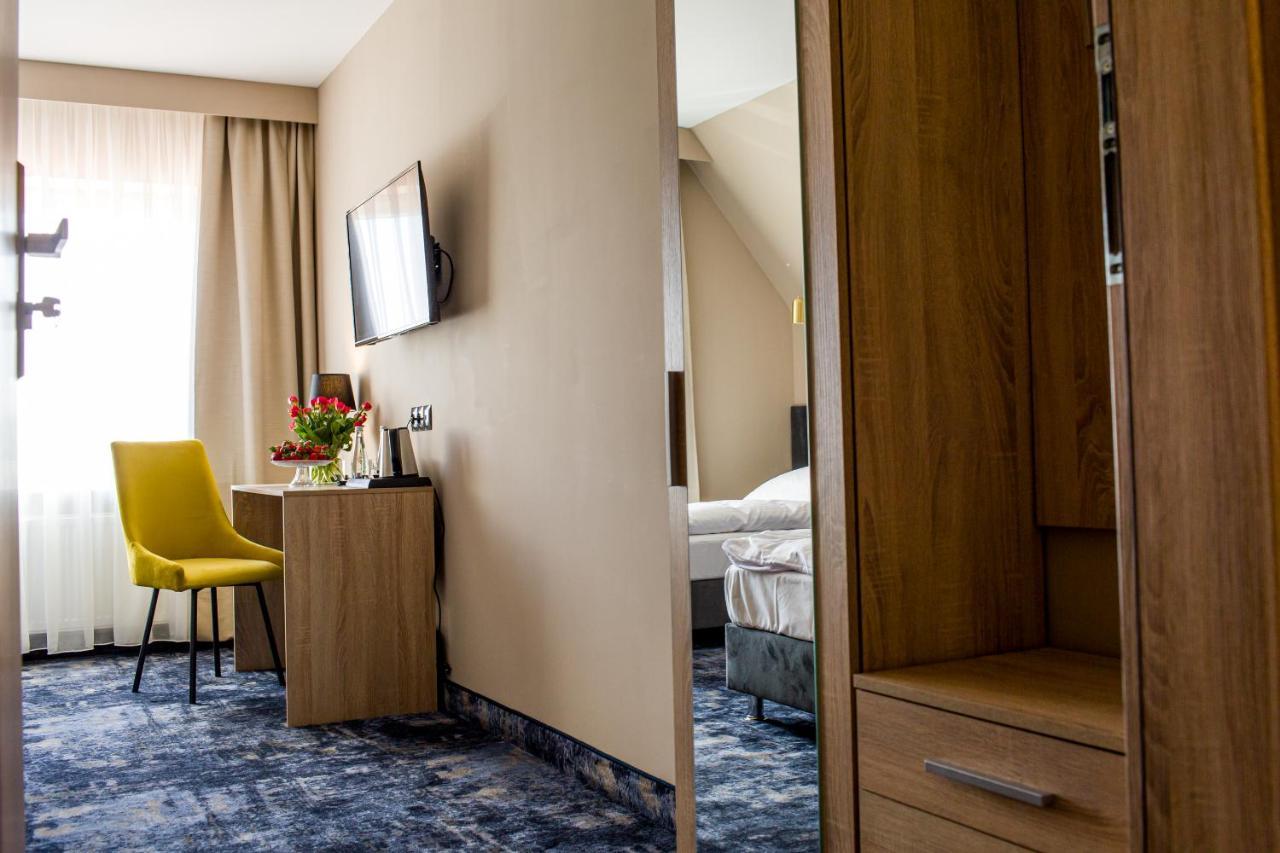 Hotel Zodiak Sucha  エクステリア 写真