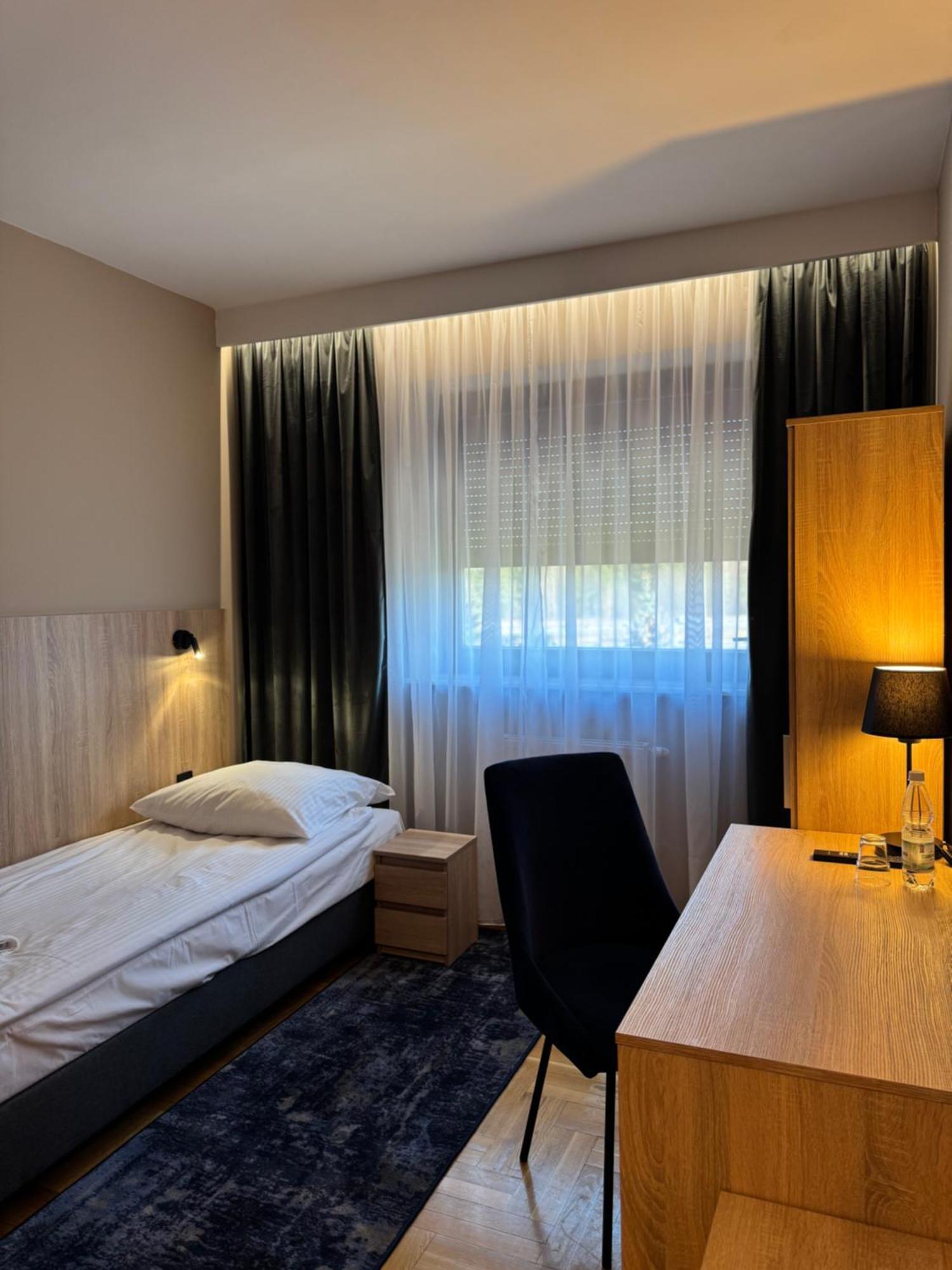Hotel Zodiak Sucha  エクステリア 写真