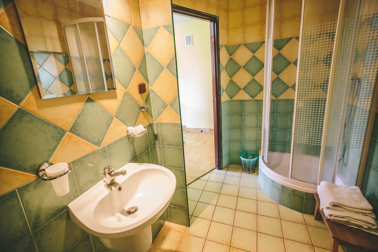 Hotel Zodiak Sucha  エクステリア 写真